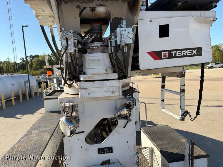 image for item DT3045 2013 Kenworth T370 digger derrick truck