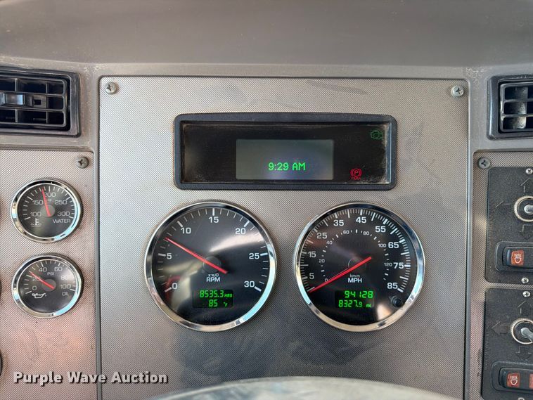 image for item DT3045 2013 Kenworth T370 digger derrick truck