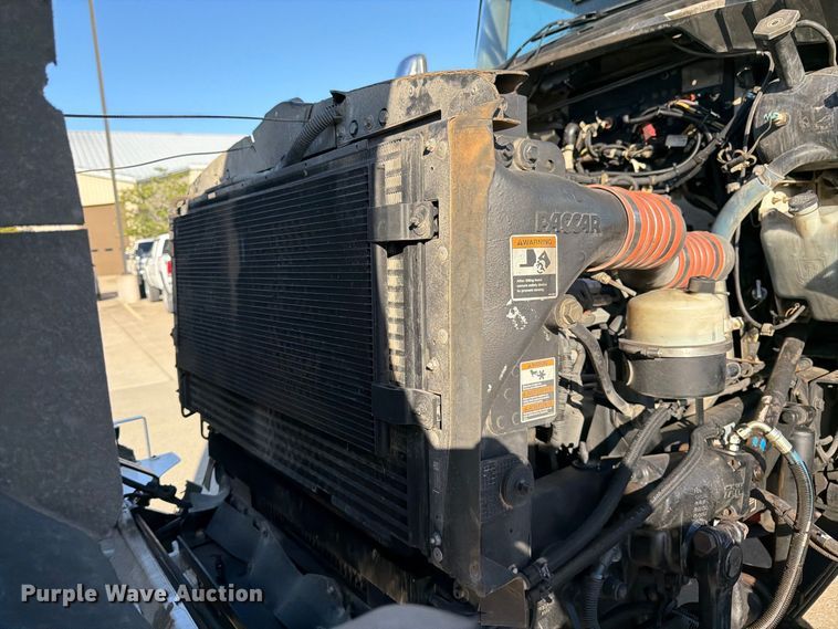 image for item DT3045 2013 Kenworth T370 digger derrick truck