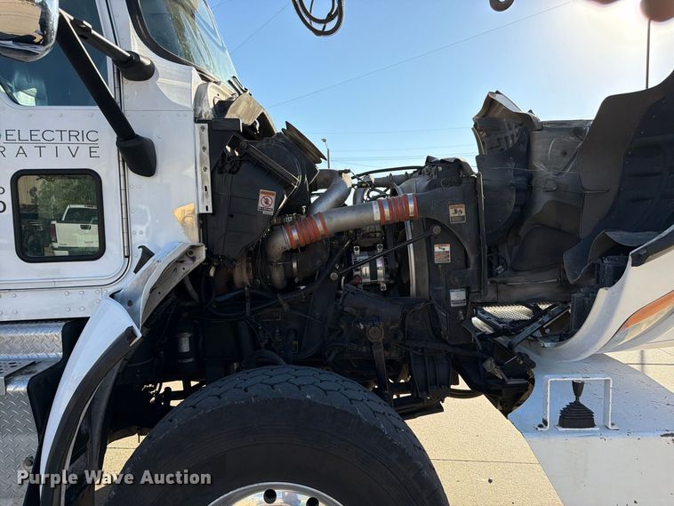 image for item DT3045 2013 Kenworth T370 digger derrick truck