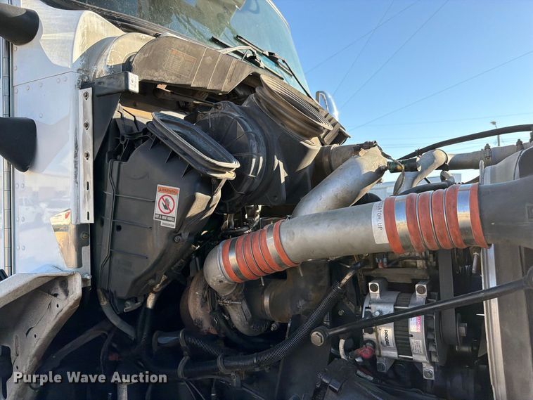 image for item DT3045 2013 Kenworth T370 digger derrick truck