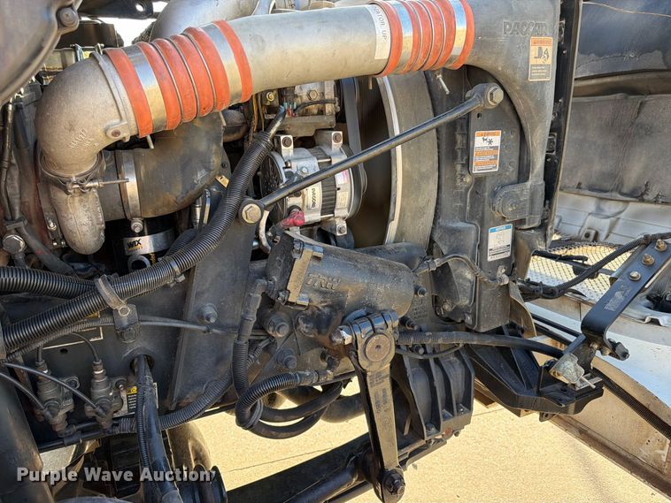 image for item DT3045 2013 Kenworth T370 digger derrick truck