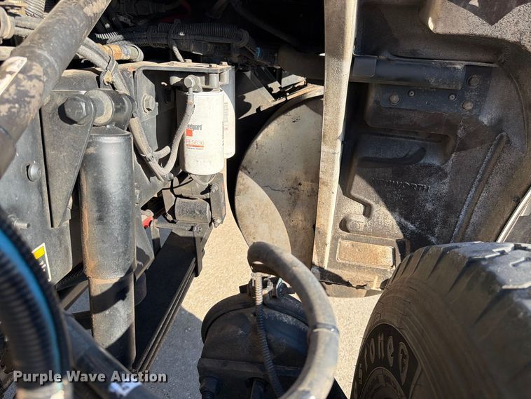 image for item DT3045 2013 Kenworth T370 digger derrick truck
