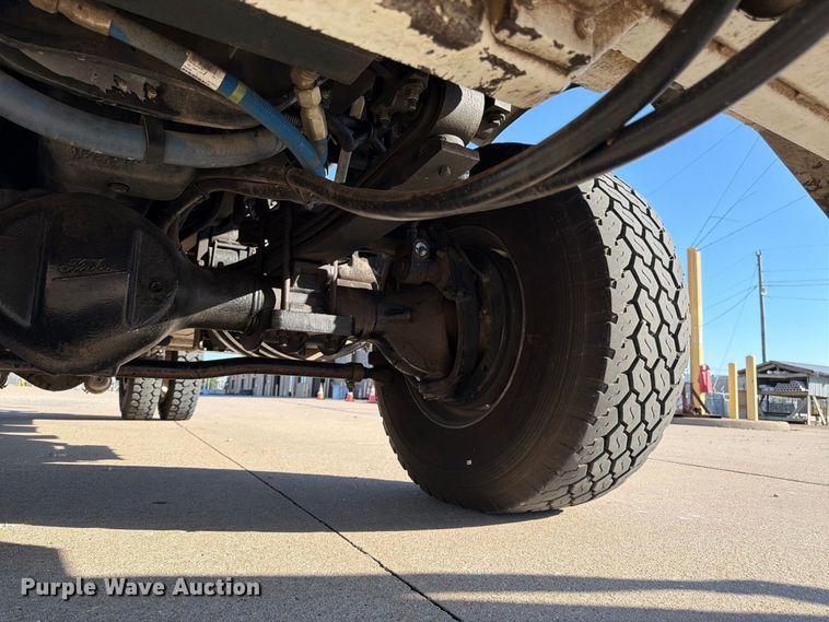 image for item DT3045 2013 Kenworth T370 digger derrick truck