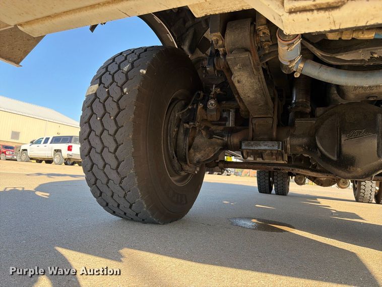 image for item DT3045 2013 Kenworth T370 digger derrick truck
