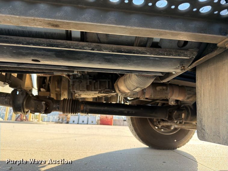 image for item DT3045 2013 Kenworth T370 digger derrick truck