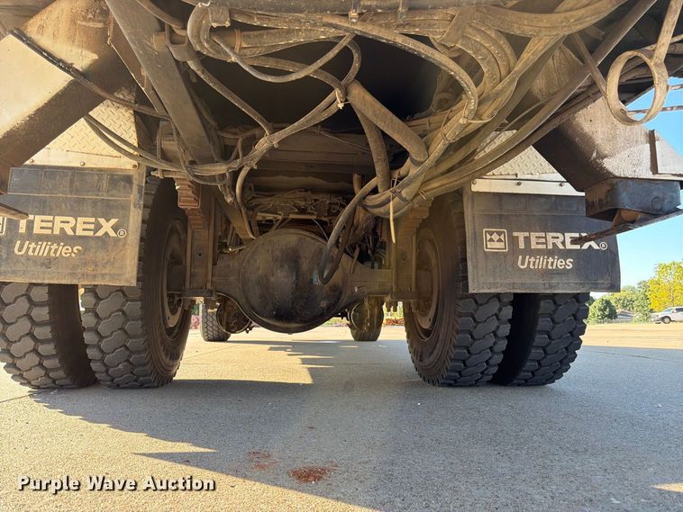 image for item DT3045 2013 Kenworth T370 digger derrick truck