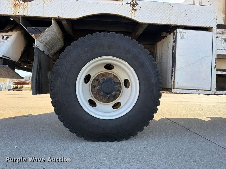 image for item DT3045 2013 Kenworth T370 digger derrick truck