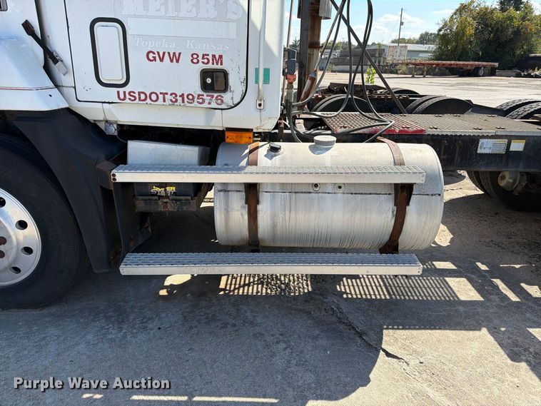 image for item DT3057 1994 Mack CH613 semi truck