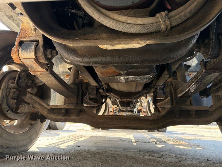 image for item DT3057 1994 Mack CH613 semi truck
