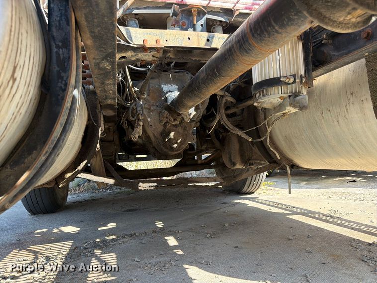 image for item DT3057 1994 Mack CH613 semi truck