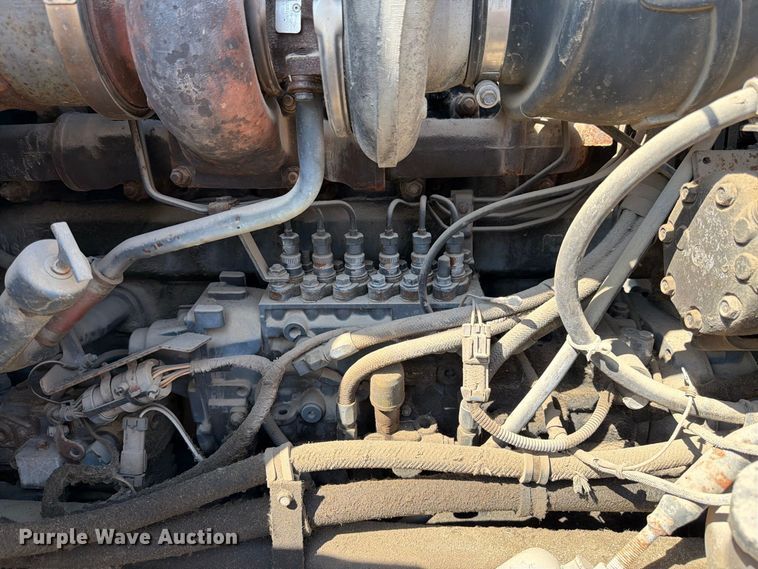 image for item DT3057 1994 Mack CH613 semi truck