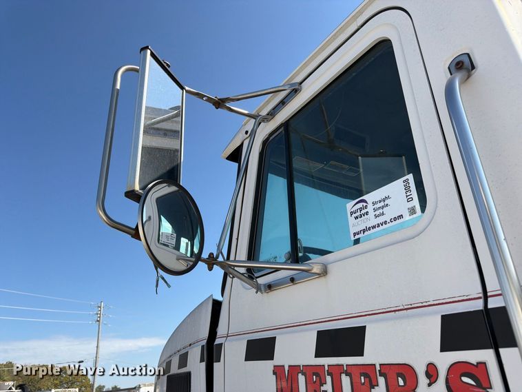 image for item DT3058 1992 Mack CH600 semi truck