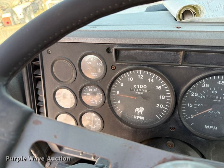 image for item DT3058 1992 Mack CH600 semi truck
