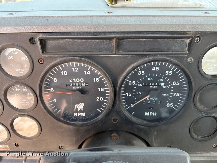 image for item DT3058 1992 Mack CH600 semi truck