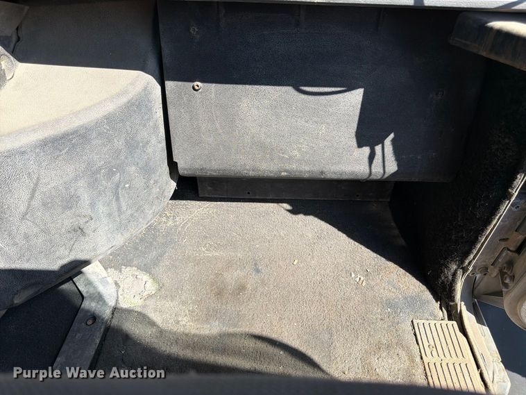 image for item DT3058 1992 Mack CH600 semi truck