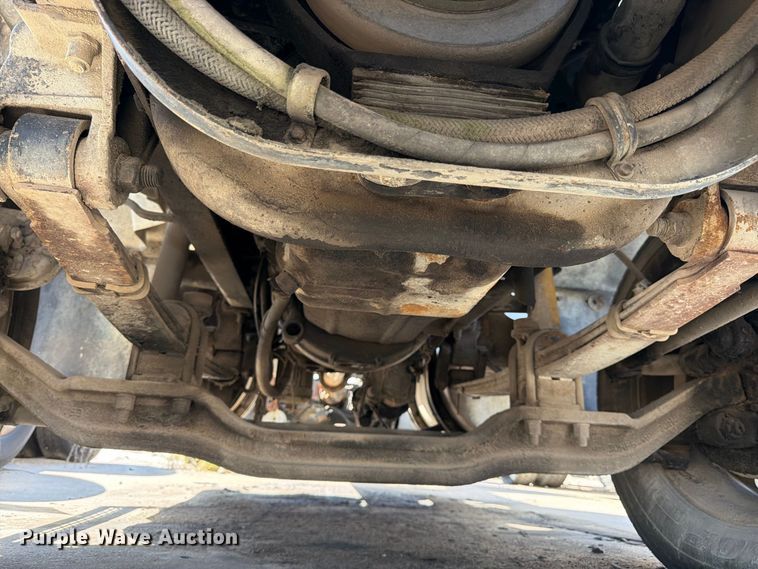 image for item DT3058 1992 Mack CH600 semi truck