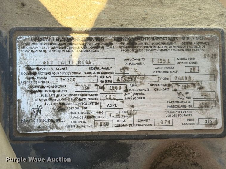 image for item DT3058 1992 Mack CH600 semi truck