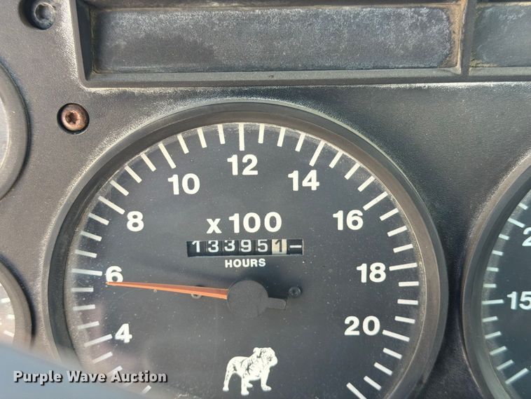 image for item DT3058 1992 Mack CH600 semi truck