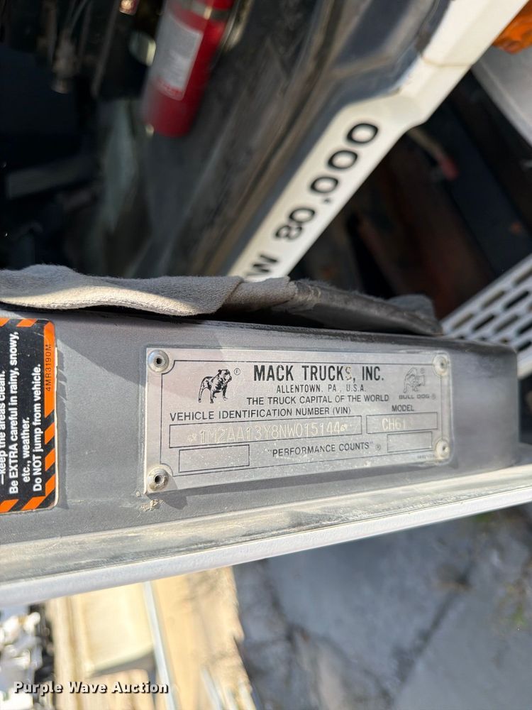 image for item DT3058 1992 Mack CH600 semi truck
