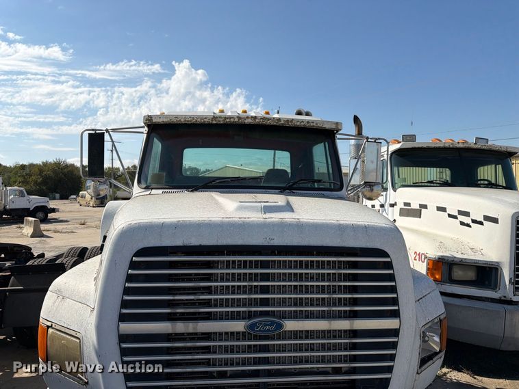 image for item DT3059 1995 Ford LTA9000 semi truck