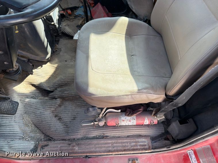 image for item DT3059 1995 Ford LTA9000 semi truck
