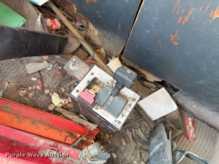 image for item DT3059 1995 Ford LTA9000 semi truck