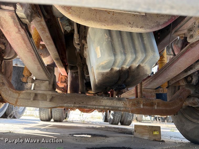 image for item DT3059 1995 Ford LTA9000 semi truck