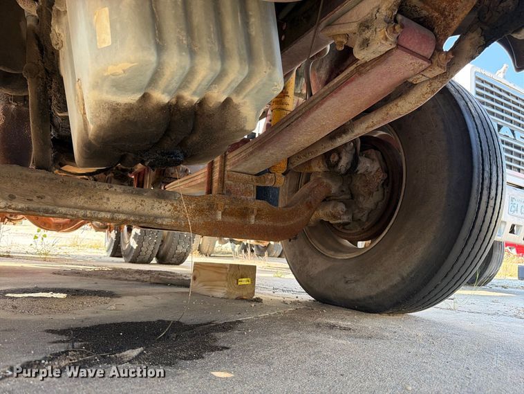 image for item DT3059 1995 Ford LTA9000 semi truck