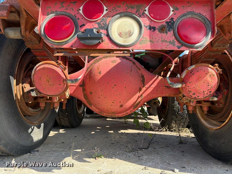 image for item DT3059 1995 Ford LTA9000 semi truck
