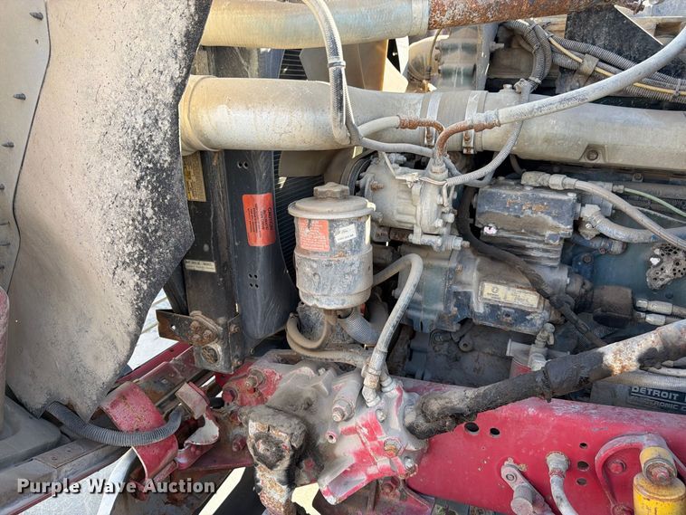 image for item DT3059 1995 Ford LTA9000 semi truck