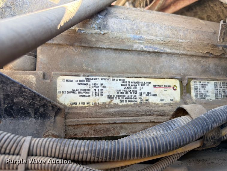 image for item DT3059 1995 Ford LTA9000 semi truck