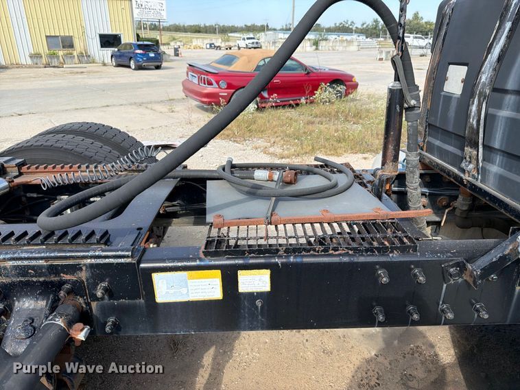 image for item DT3060 1992 Mack CH613 semi truck