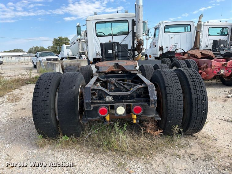 image for item DT3060 1992 Mack CH613 semi truck