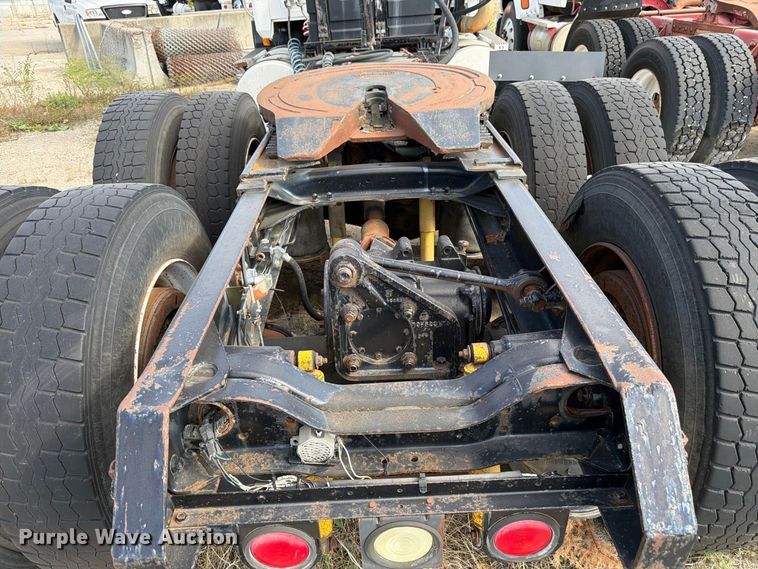 image for item DT3060 1992 Mack CH613 semi truck