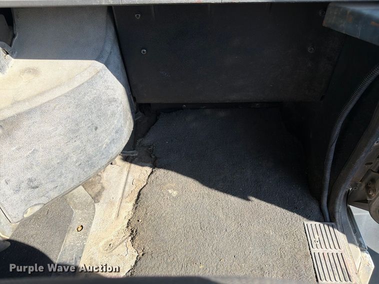 image for item DT3060 1992 Mack CH613 semi truck
