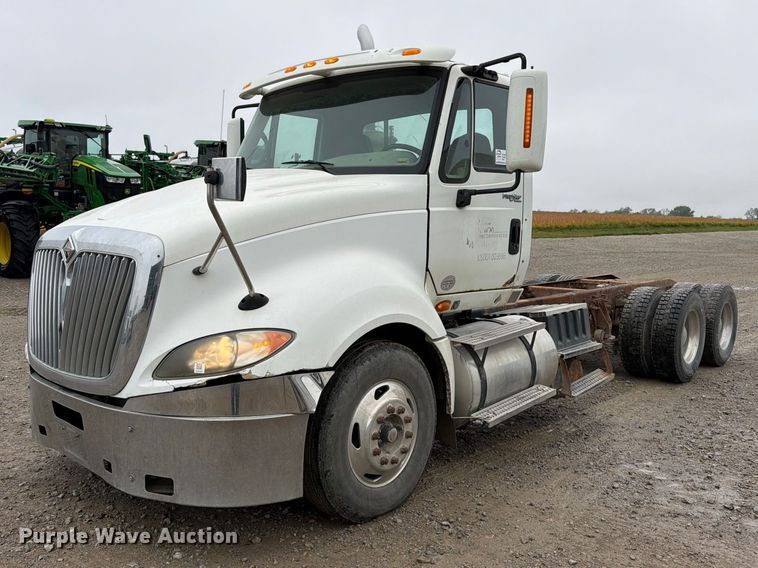 2011 International LF627 semi truck