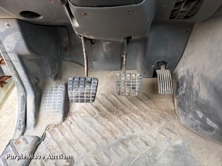 image for item DT3069 2011 International LF627 semi truck
