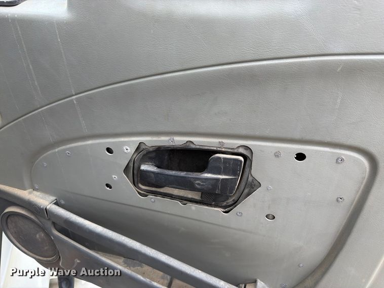 image for item DT3069 2011 International LF627 semi truck