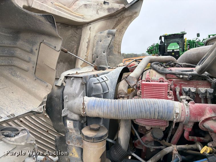 image for item DT3069 2011 International LF627 semi truck