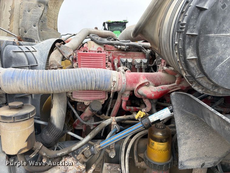 image for item DT3069 2011 International LF627 semi truck