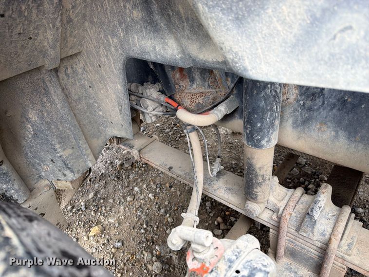 image for item DT3069 2011 International LF627 semi truck