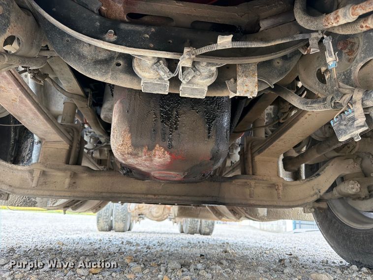 image for item DT3069 2011 International LF627 semi truck