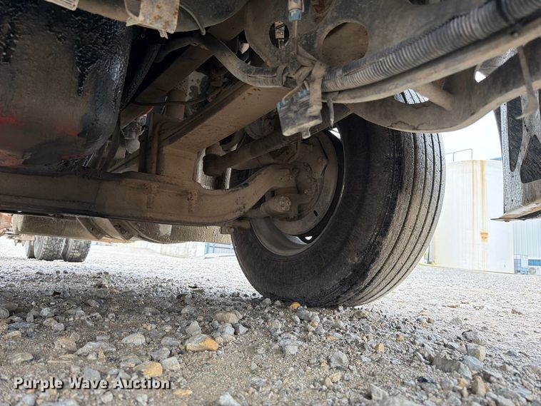 image for item DT3069 2011 International LF627 semi truck