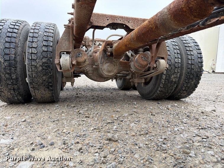 image for item DT3069 2011 International LF627 semi truck