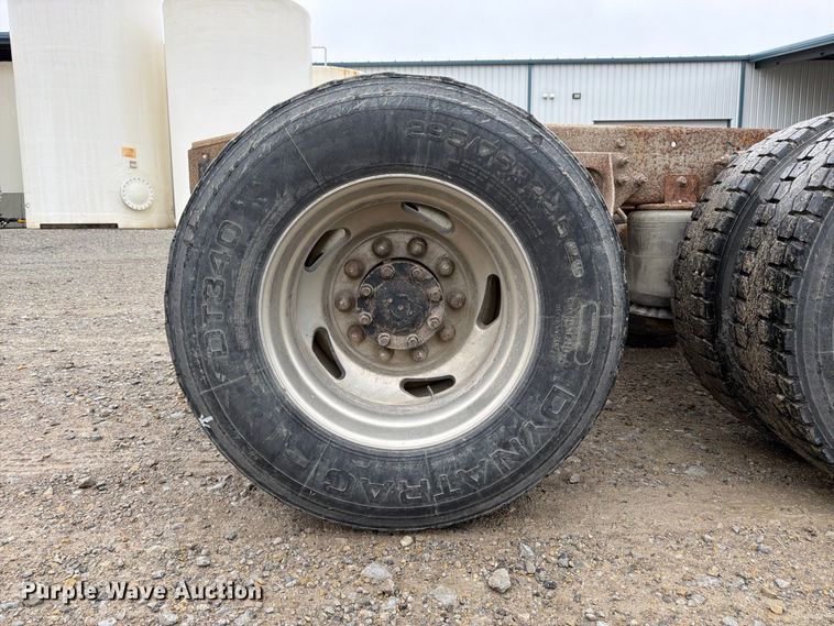 image for item DT3069 2011 International LF627 semi truck