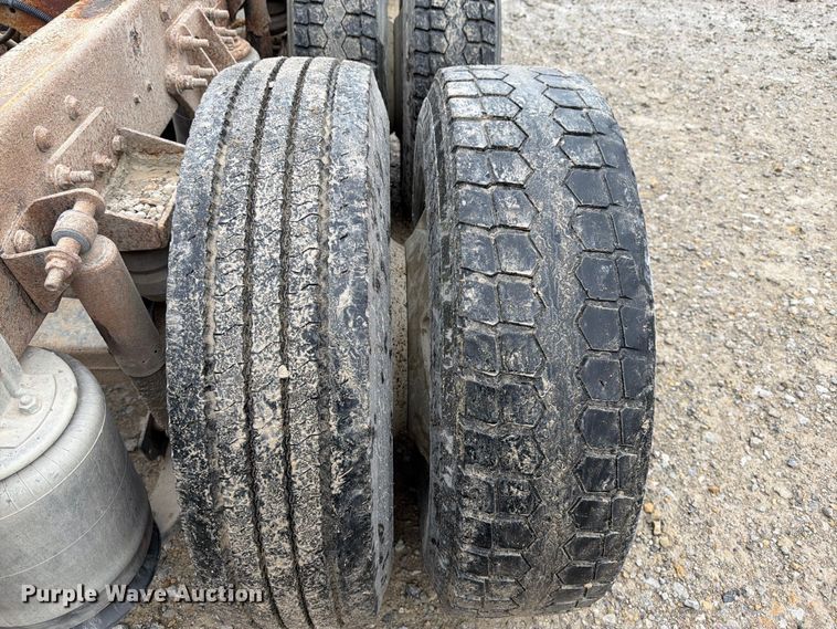 image for item DT3069 2011 International LF627 semi truck