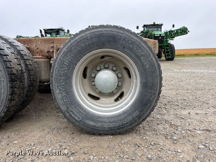 image for item DT3069 2011 International LF627 semi truck