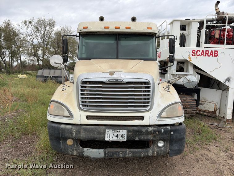 image for item DU1552 2005 Freightliner Columbia semi truck