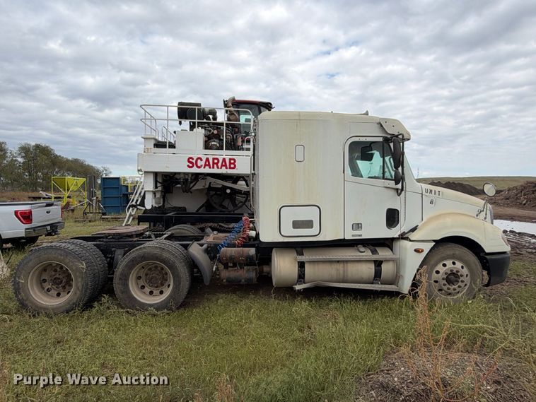 image for item DU1552 2005 Freightliner Columbia semi truck